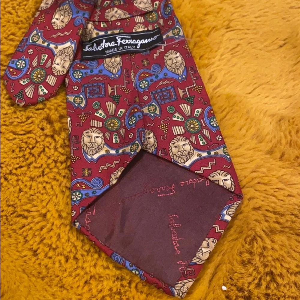 Salvador Ferragamo genuine silk tie made in Italy